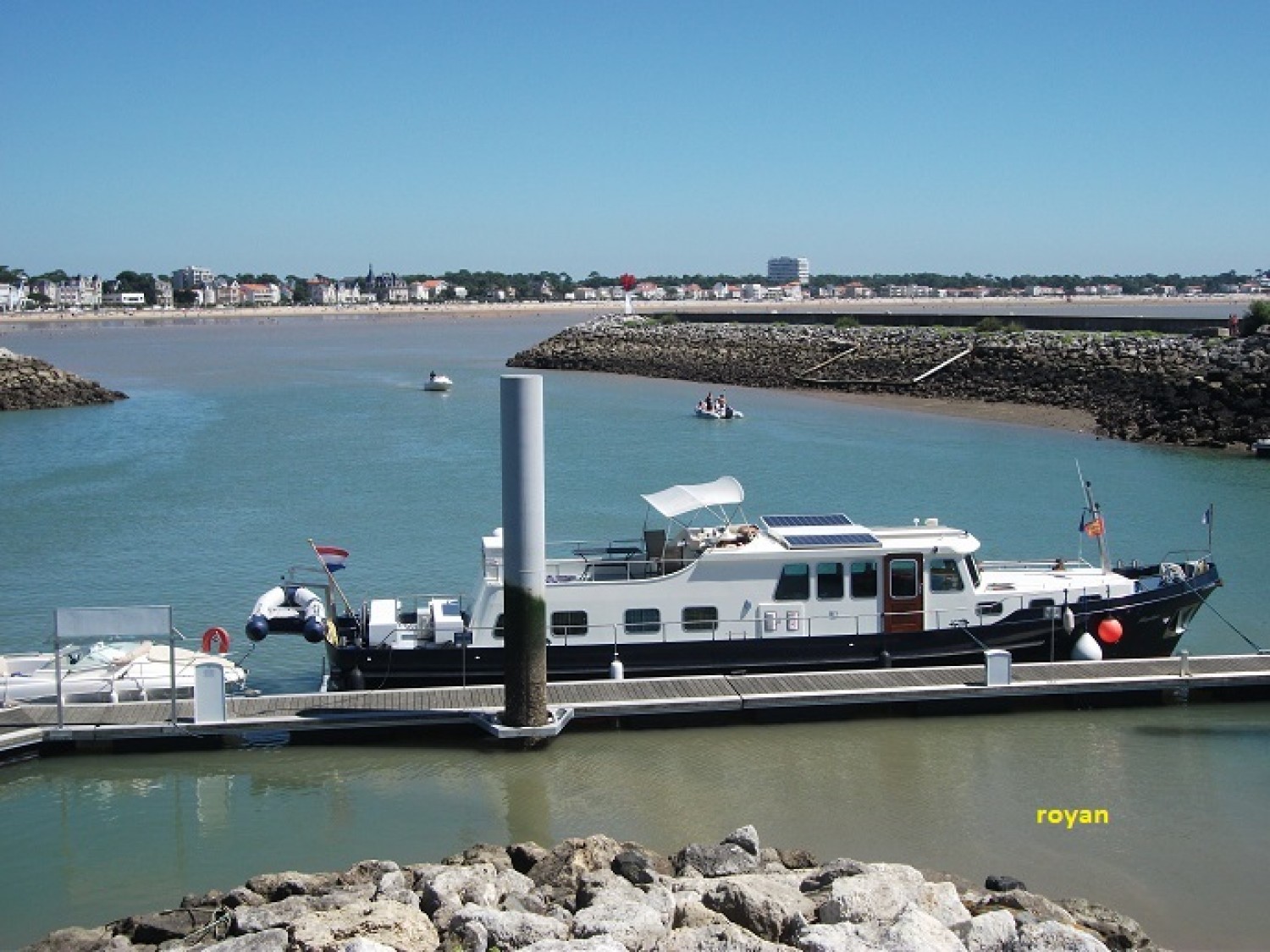 slider 24 Bateau Logement CAT B mer et canal du midi exceptionnel 3 cab + auto